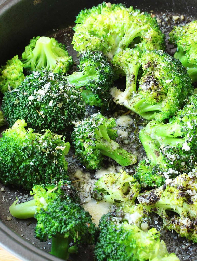 Garlic Parmesan Roasted Broccoli