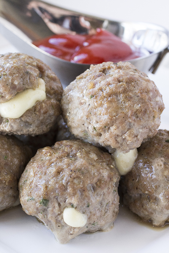 http://lecremedelacrumb.com/2014/10/slow-cooker-mozzarella-stuffed-meatballs.html