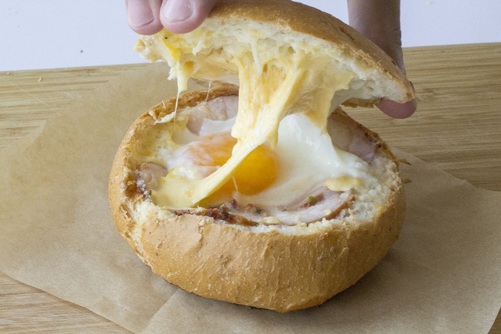 HAM, EGG AND CHEESE BREAD BOWLS