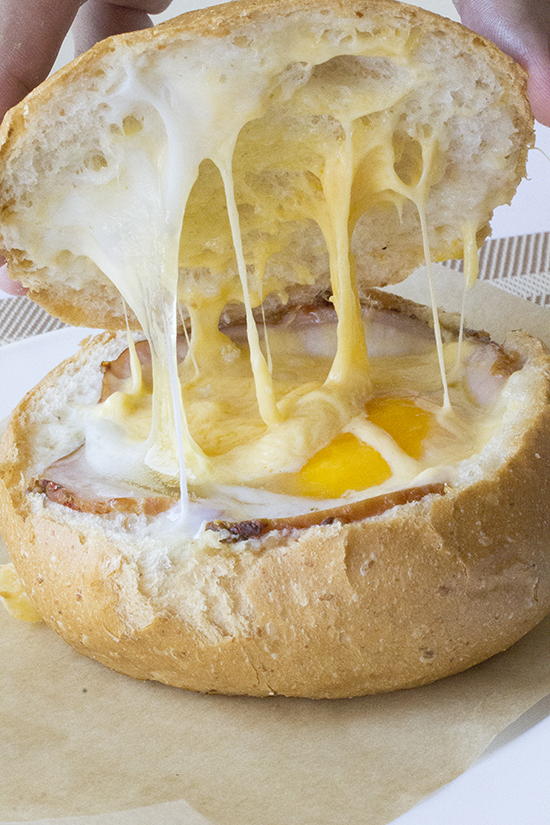 HAM, EGG AND CHEESE BREAD BOWLS